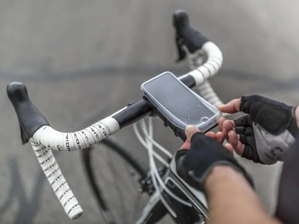 Poncho Trasparente Quad Lock per iPhone 14 Plus | Protezione Slim