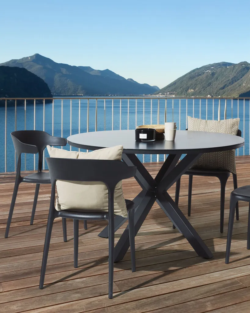 Lot de 4 chaises de jardin BELIANI blanches en polypropylène moderne