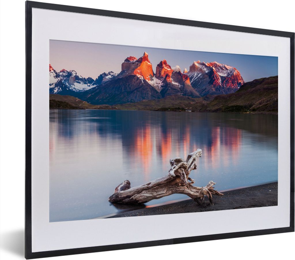 MuchoWow MuchoWow Gerahmtes Poster Sonnenuntergang im Torres del Paine National Park in Chile 40x30 cm - Poster mit zchwarzem Bilderrahmen - Bi...