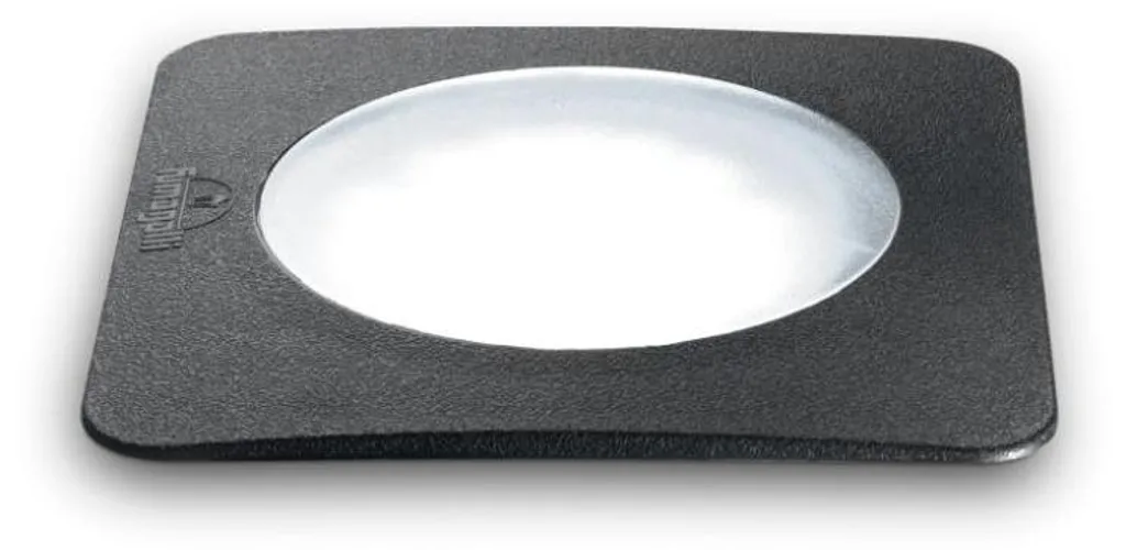 Plafonnier encastré noir CECI anti-corrosion pour zone humide et garage