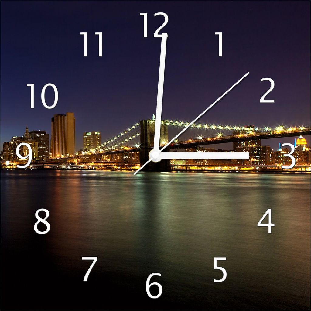 Wallario Design Wanduhr New York Skyline - Brooklyn Bridge und Manhattan am Abend aus Echtglas, Größe 30 x 30 cm