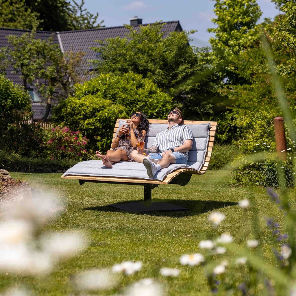 Waldsofa Swing mit Auflage und Schutzhülle, Lärche, 360° Produktbild 4