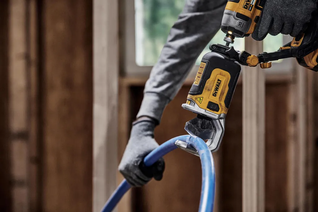 Coupe-tube DEWALT PE 50mm à coupe nette et précise sans ébavurage - 7