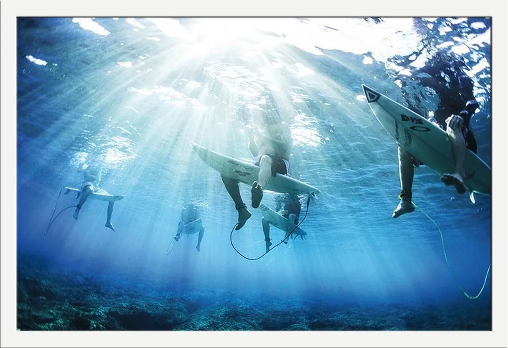 Decorazione Parete Surfisti: Poster Paesaggi + Cornice Shinsuke Bianca