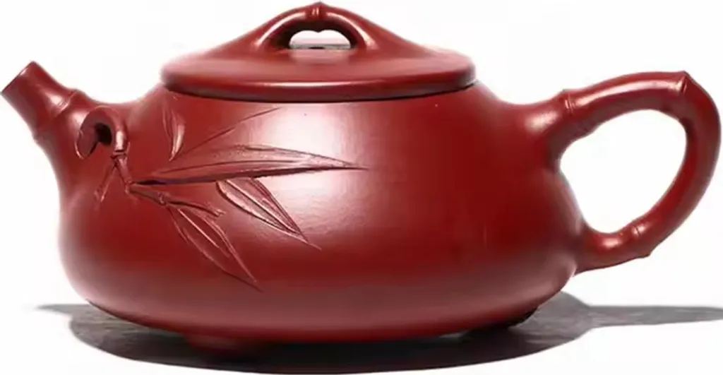 Tè Zhuying - Teiera Artigianale in Argilla Rossa con Motivo di Bambù KP37638