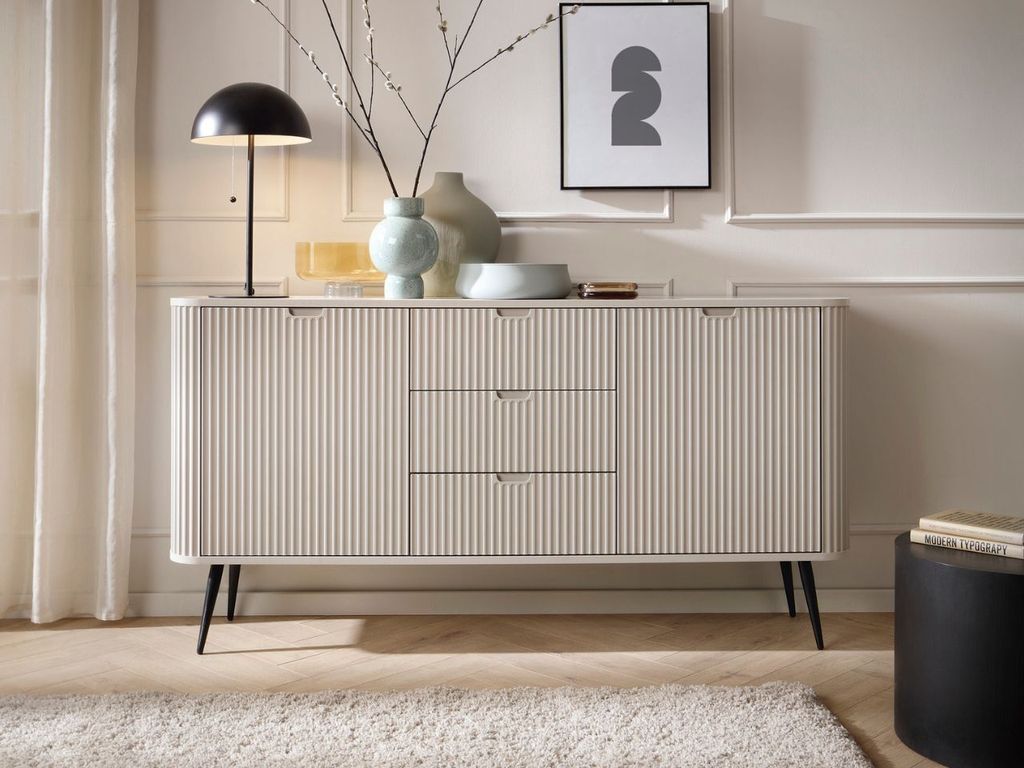 GrainGold Kommode Viva - Zweitürige Kommode mit Schubladen, Niedrigkommode, Gerillte Kommode - Kommode Beige, Schwarz