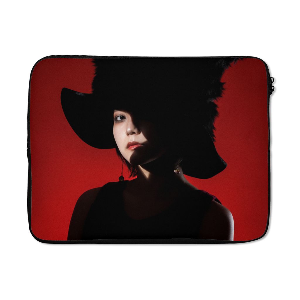 MuchoWow Laptop Hülle 15 Zoll Rot - Frau - Schwarz - Porträt Laptoptasche - Laptoptasche - Sleeve - Rundum-Schutz