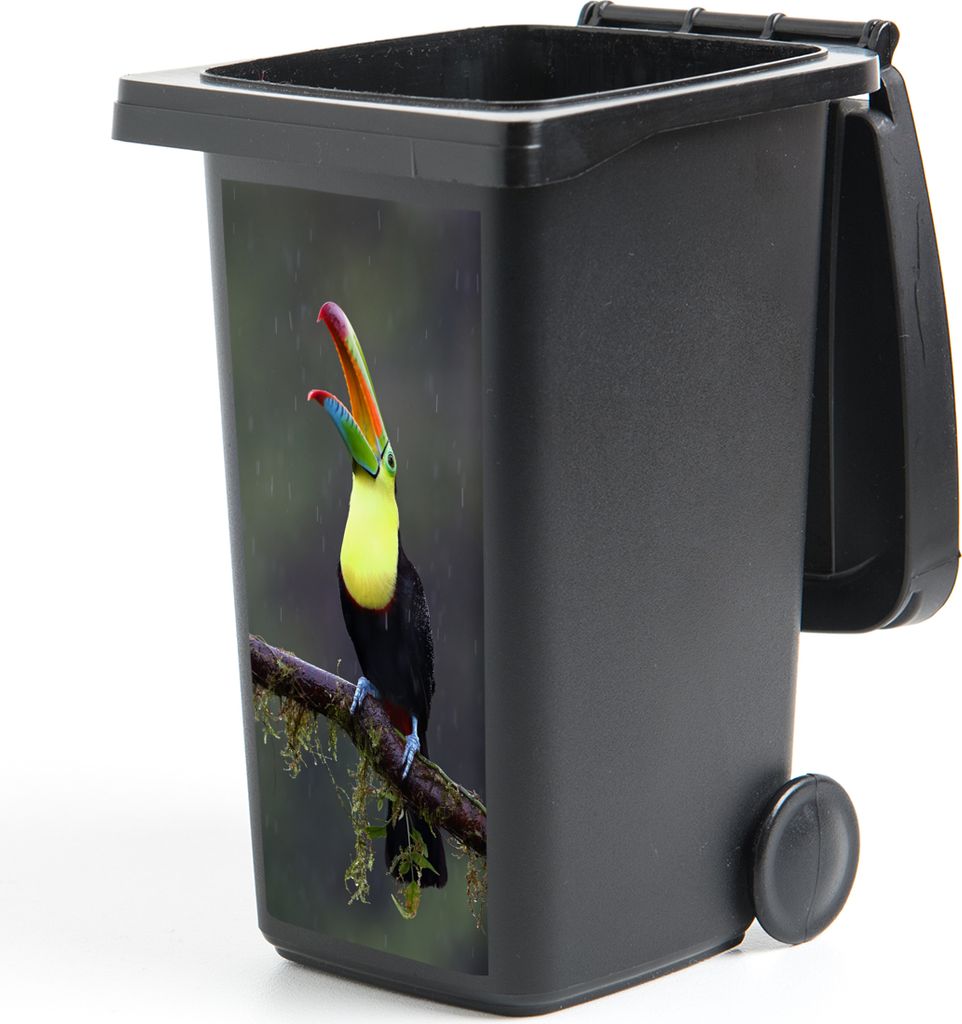 MuchoWow Mülltonnenaufkleber Tukan im Regen 38x80 cm - Behälteraufkleber - Mülleimer-Aufkleber - Container-Aufkleber