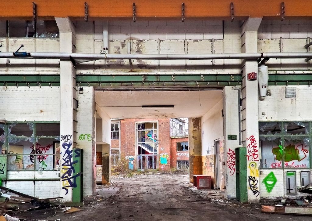 hansepuzzle 50111 - Lost places Puzzle, 260 Teile, Industrie, 41,0 x 28,0cm mit hochwertiger Aufbewahrung, Kartonbox und wiederverschließbarem Beutel