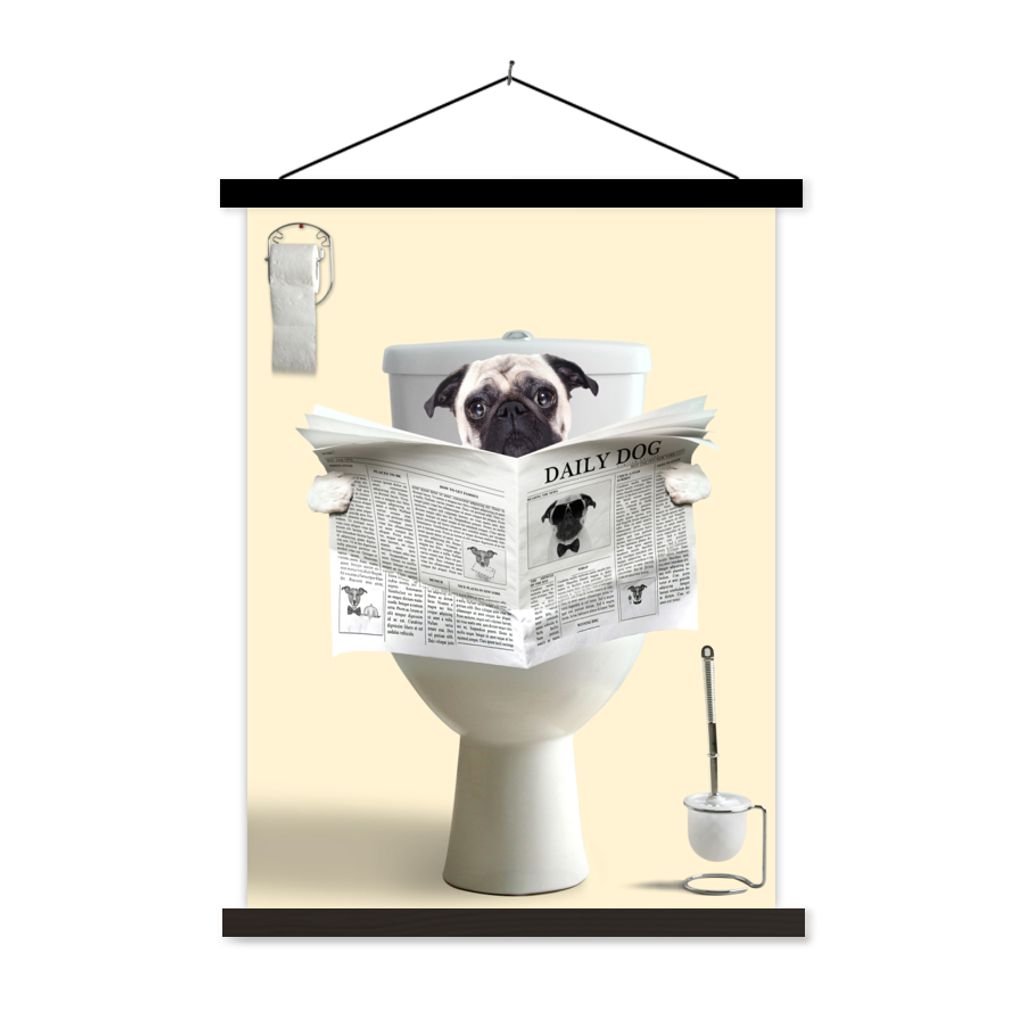 MuchoWow Textilposter Hund - Mops - Toilette - Zeitung - Tier 60x80 cm mit schwarzem Rahmen - Plakathalter