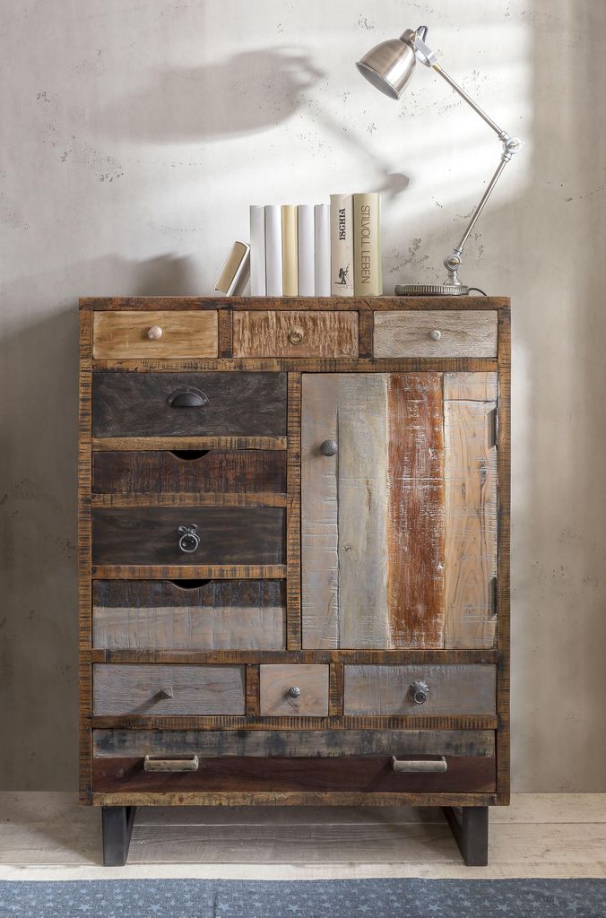 Highboard PRIYA aus massivem recyceltem Mangoholz, 1 Tür, 11 Schubkästen, Metallkufen