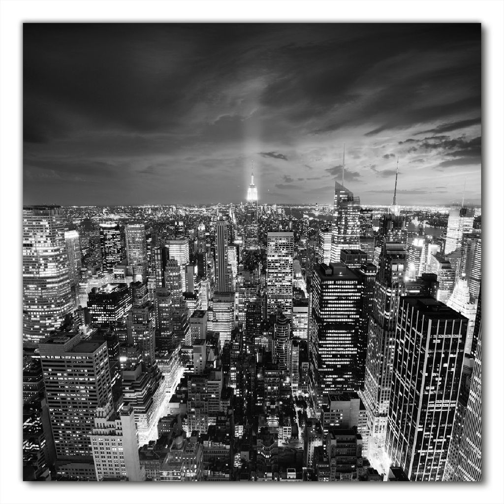Wallario selbstklebende Möbelfolie/ Tischdecke für Innen und Außen, Größe: 80 x 80 cm - New York bei Nacht - Panoramablick über die Stadt - s...