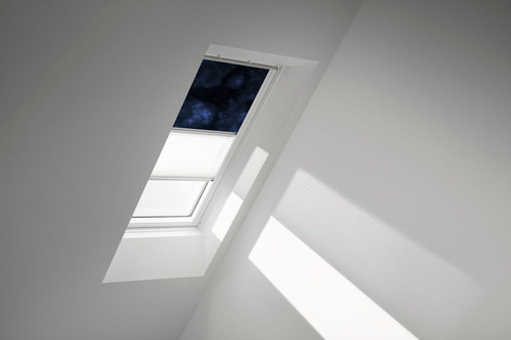 VELUX Vorteils-Set Verdunkelungsrollo Kids Universum und Faltstore Plissee weiß manuell Rahmen weiß DFD C04 4653SWL