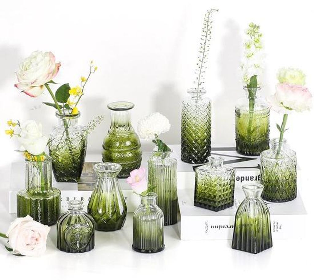 Vase aus Glas in Grün mit einer Tiefe von 12 cm