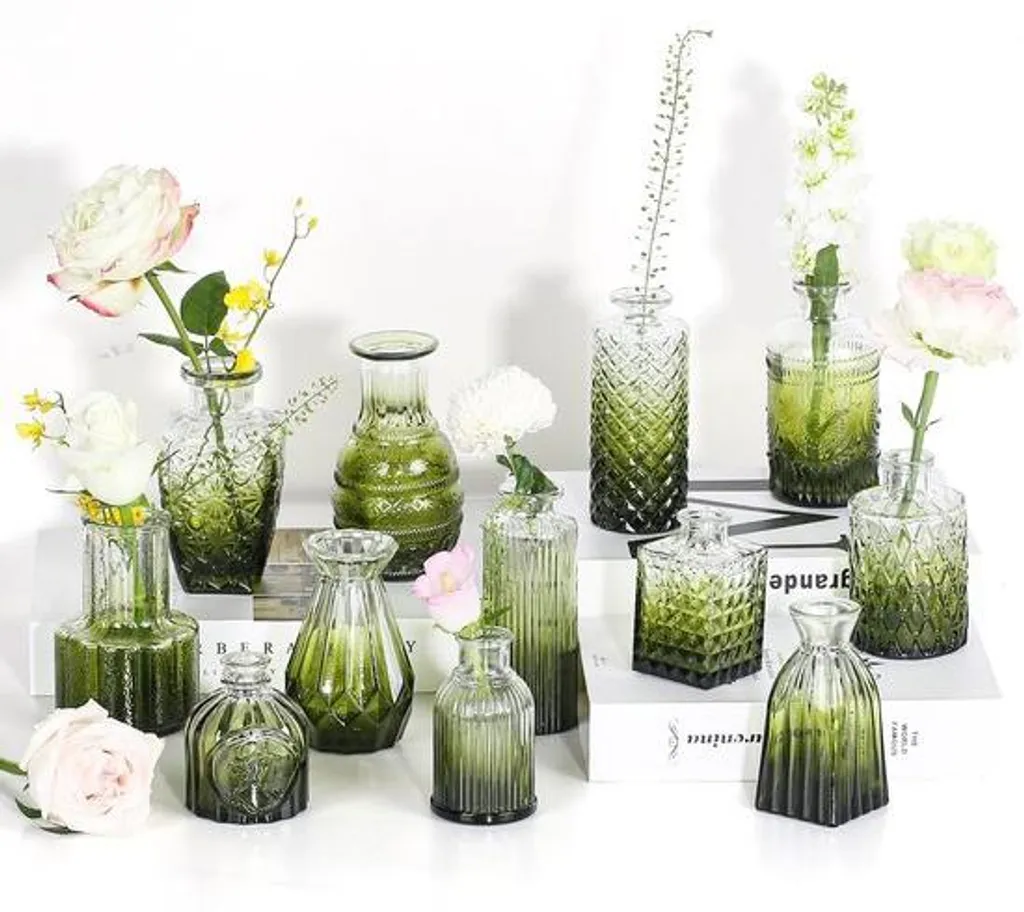 Vase en verre vert teinté profondeur 12 cm finition artisanale chic
