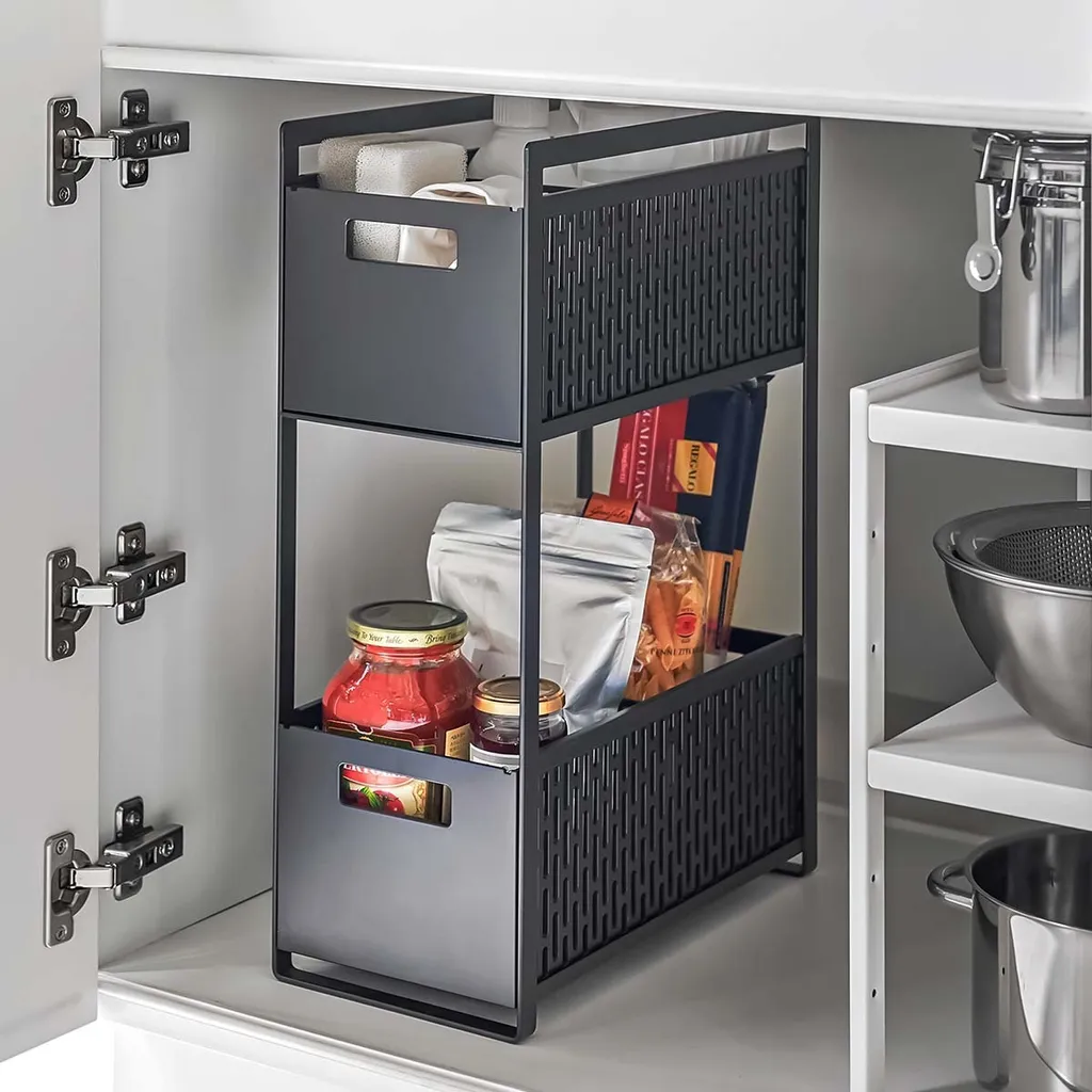 Optimiser rangement placard de cuisine avec le panier métal noir Yamazaki