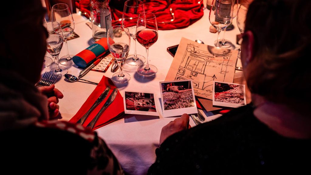 Jochen Schweizer Kurzurlaub Schloss Arenfels für 2 (inkl. Krimi Dinner); Erlebnis verschenken oder selbst erleben; Gutschein gültig für 2 Personen