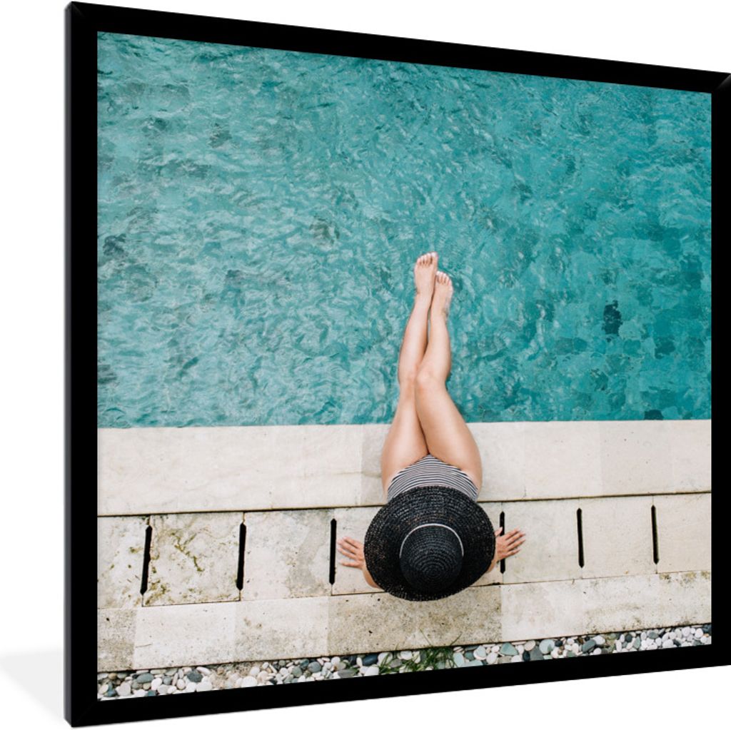 MuchoWow Gerahmtes Poster Tropisch - Hut - Wasser 40x40 cm - Poster mit Schwarzem Bilderrahmen Wandposter Rahmen Foto Bilder - Mit Rahmen - Wandd...