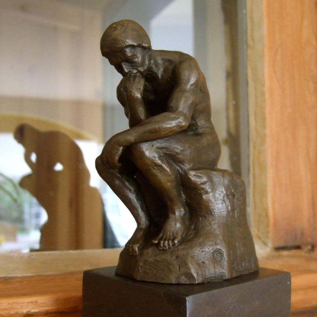 Skulptur Der Denker, original Bronze Figuren hochwertige Schreibtisch Skulpturen