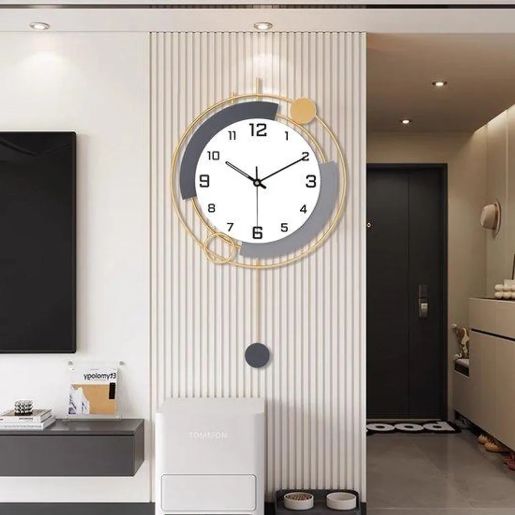 Horloge murale salon dorée 40x65 cm pour décoration intérieure chic