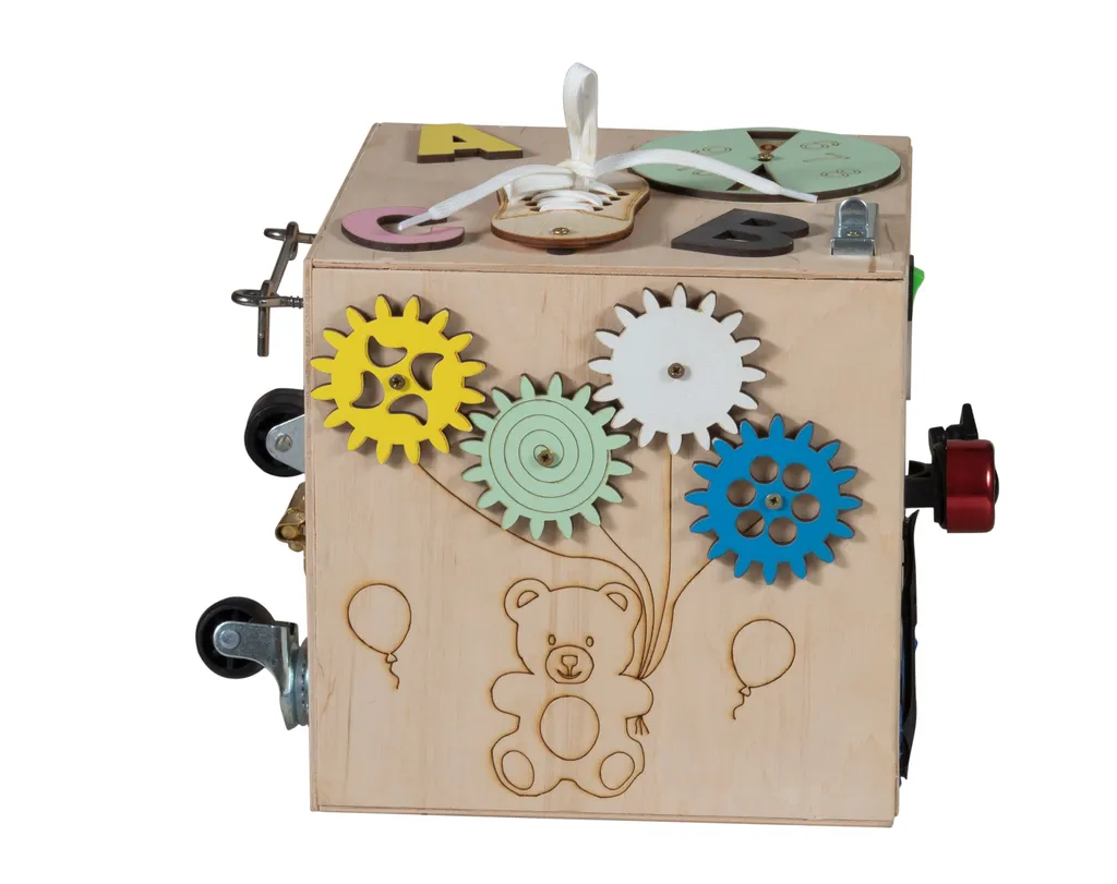 Cube de manipulation sensorielle en bois : stop aux écrans ! - 7