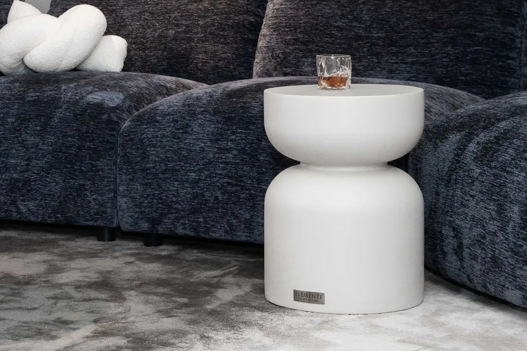 Table d'appoint stable en béton CHRONOS pour petits espaces et salons