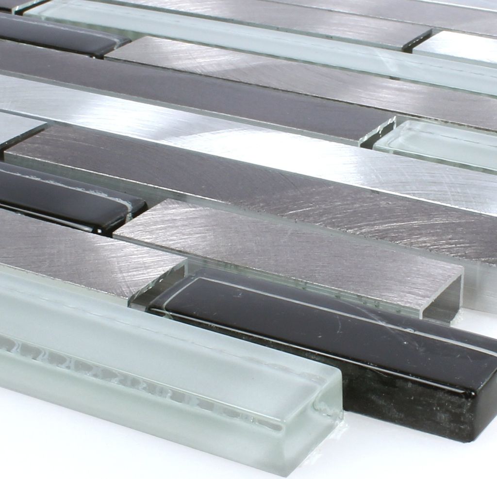 Muster von Mosaikfliesen Aluminium Glas Braun Schwarz Weiss Silber