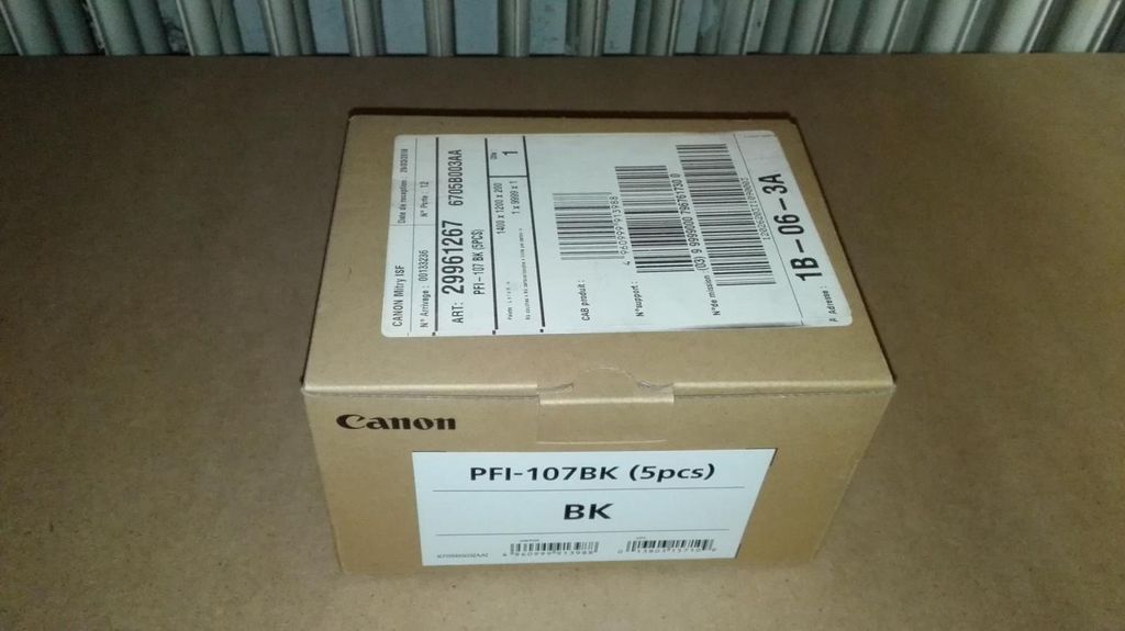 Canon PFI-107BK, Schwarz, Tinte auf Pigmentbasis, 1 Produktbild 