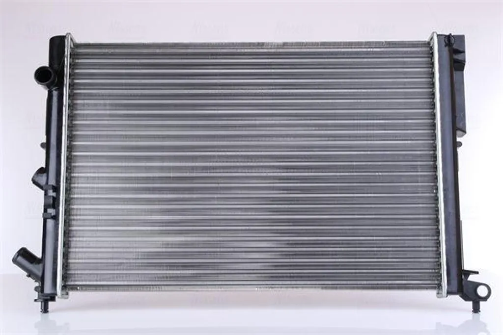 Évitez la surchauffe moteur avec le radiateur Nissens 63838 Espace