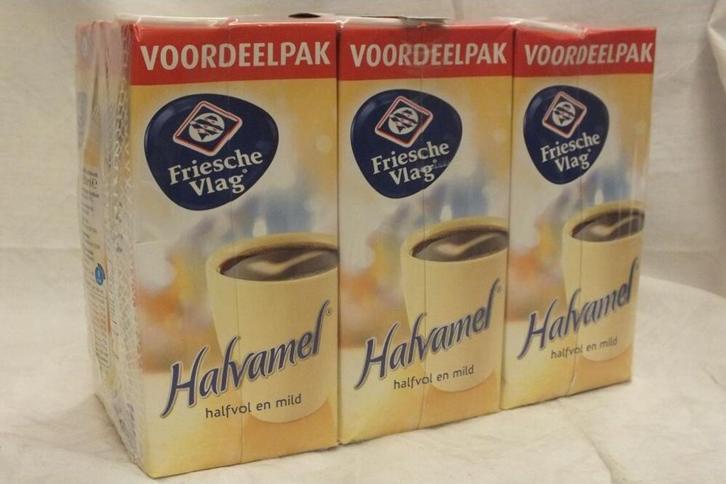 Friesche Vlag - Kaffeemilch Friesche Vlag Halvamel 930ml | Packen Sie einen 930 Milliliter | 6 Stück