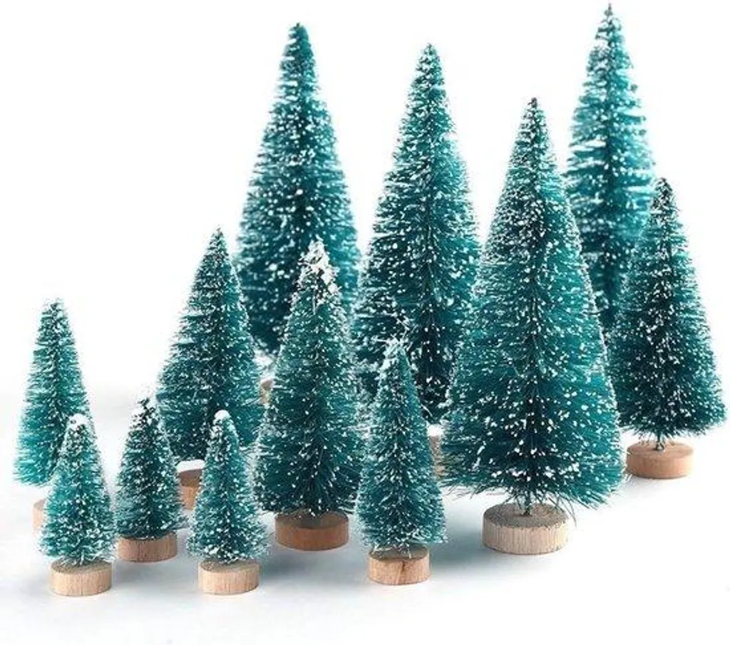 Décoration de table Noël : lot de petits sapins en sisal et bois naturel