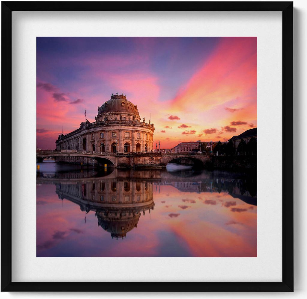Stadtansicht am Abend– Wandbild mit Rahmen – Gerahmtes Bild – Wanddekoration – 50x50 cm – Schwarz Rahmen