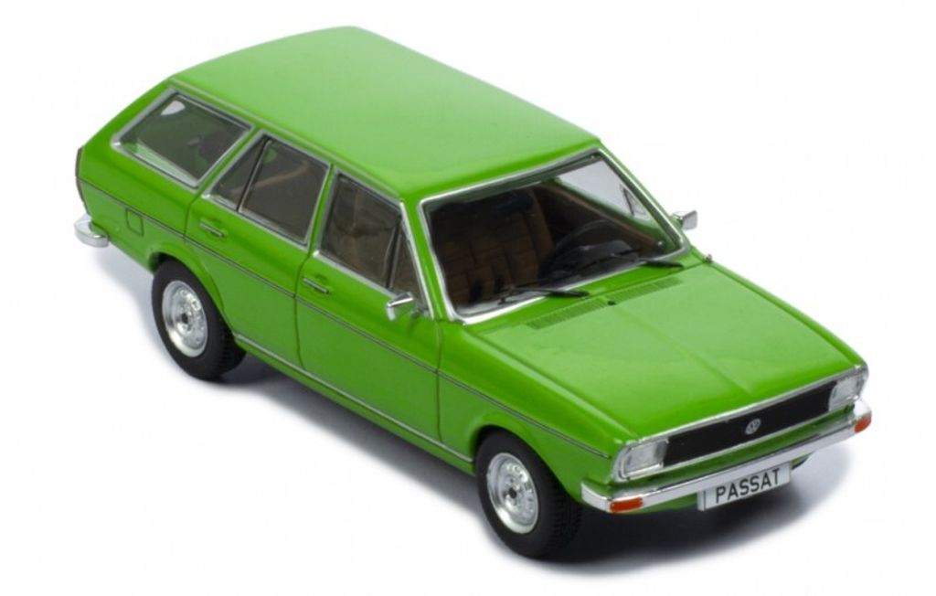 Ixo Models CLC448 VW Passat Variant LS Kombi 1975 grün 1:43 Produktbild 14