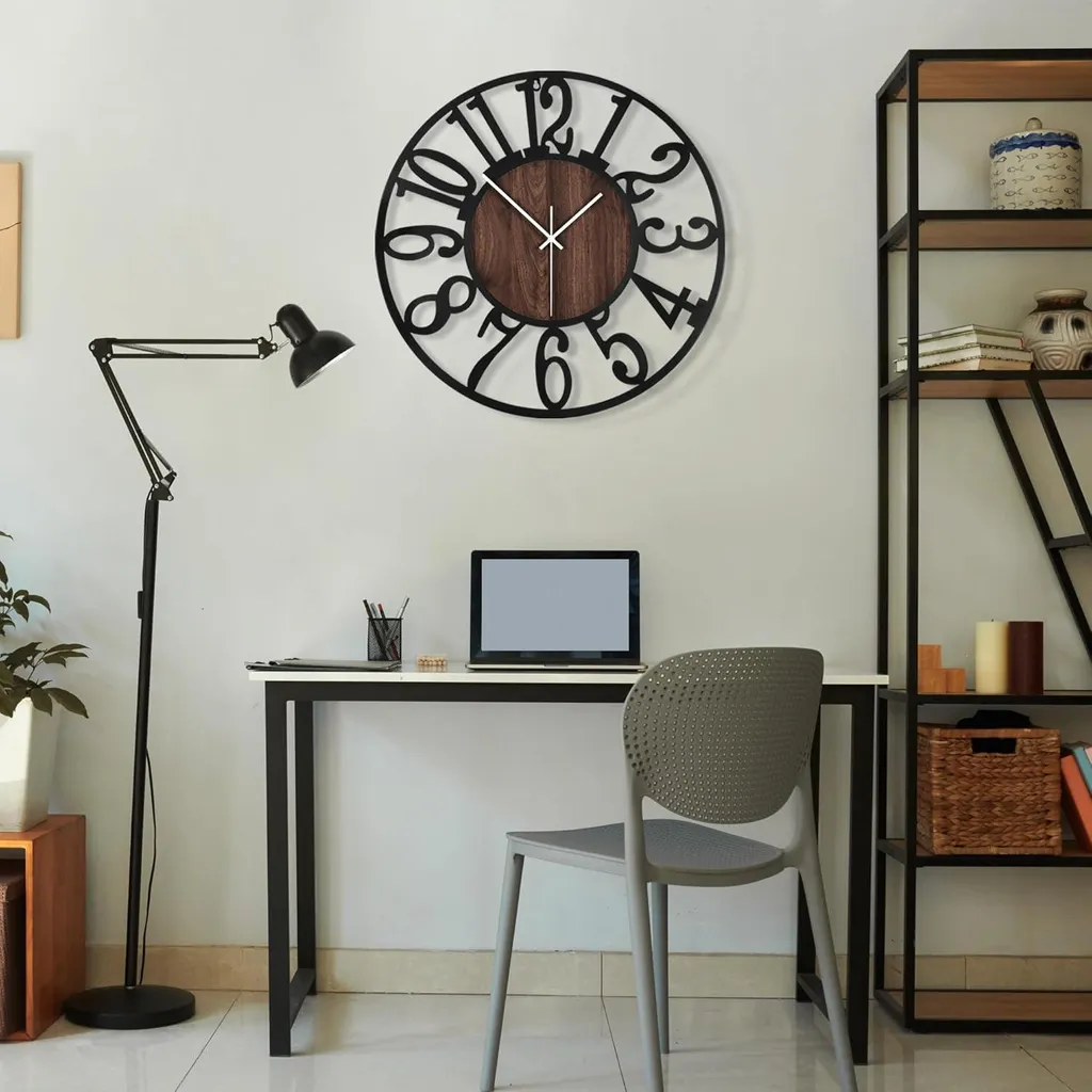 Horloge silencieuse noire 33 cm en métal et bois avec mouvement à quartz fluide