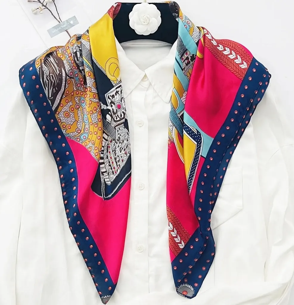 Foulard Lisa in Seta Tipo32 - Il Tuo Nuovo Mai-Più-Senza KP29985
