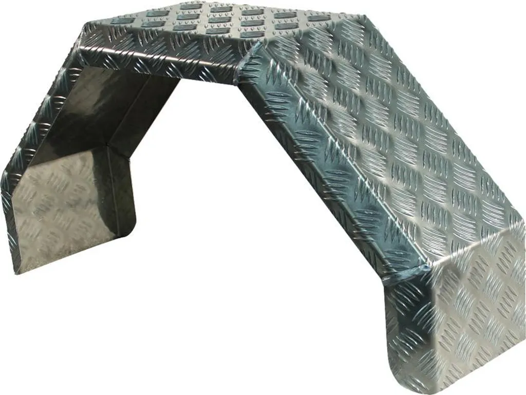 Garde-boue Novio 230x800 mm alu : finissez-en avec la rouille remorque