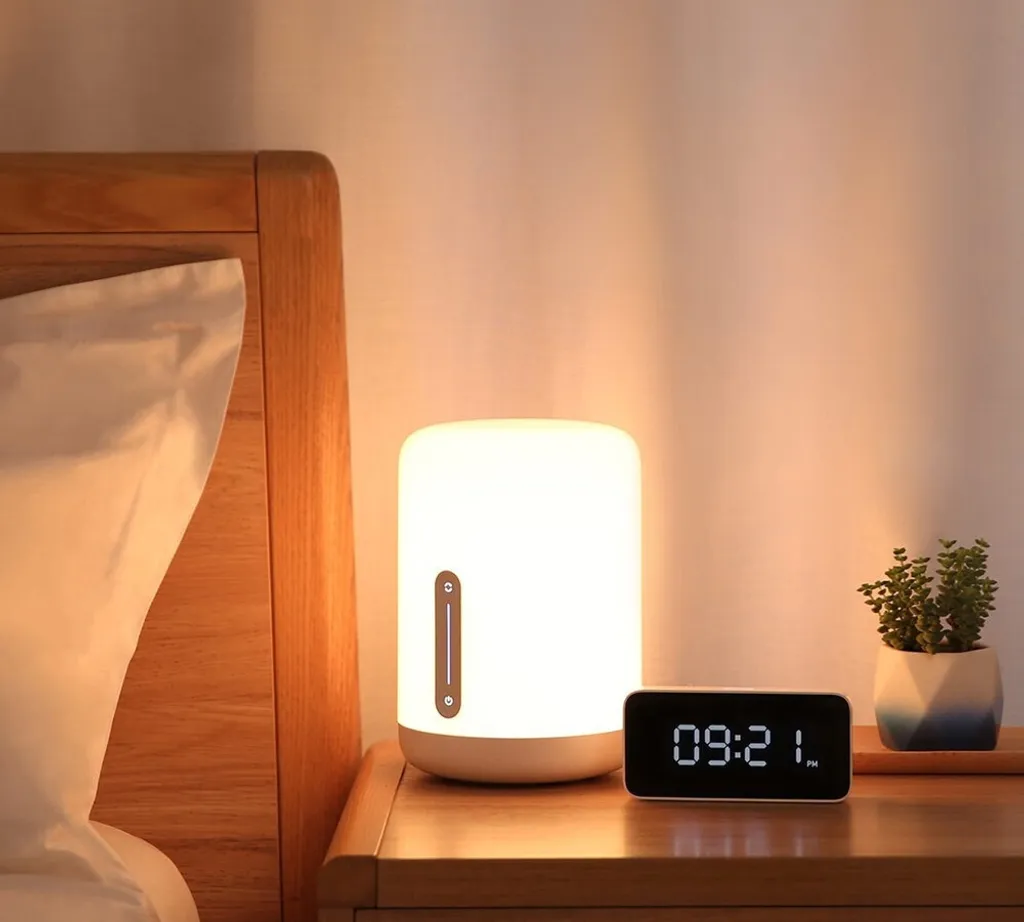 Xiaomi Mi Bedside Lamp 2 : Lampe LED à Intensité Variable Couleurs - 12
