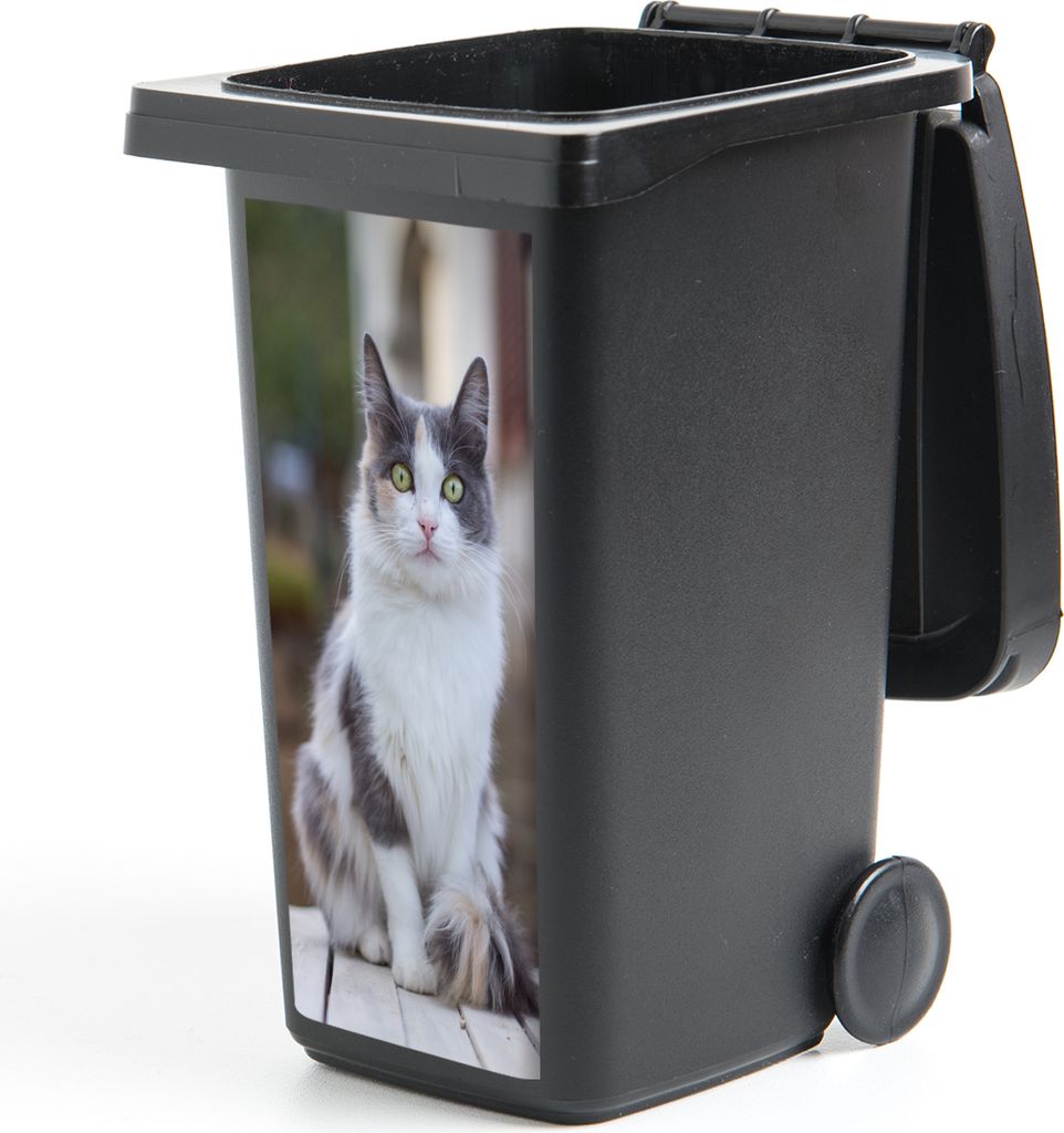 MuchoWow Mülltonnenaufkleber Katze - Porträt - Tisch - Mädchen - Kinder - Jungen 38x80 cm - Behälteraufkleber - Mülleimer-Aufkleber - Contai...