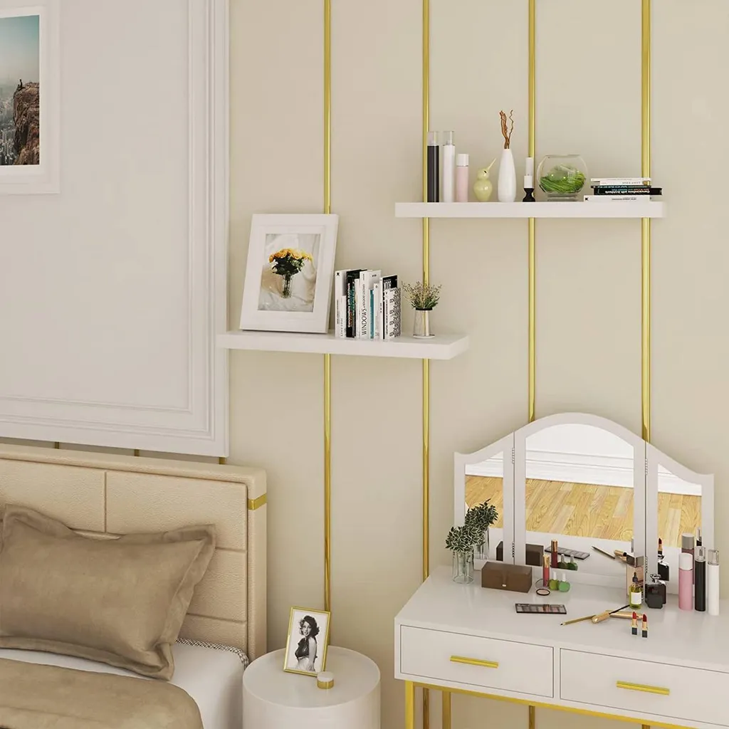 Ensemble d'étagères d'angle murales blanches pour décoration intérieure
