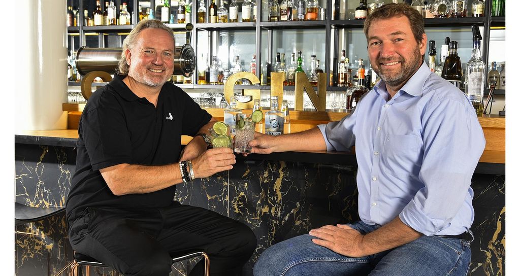 Jochen Schweizer Gin Tasting Hamburg; Erlebnis verschenken oder selbst erleben; Gutschein gültig für 1 Person Gruppengröße: 8-20 Personen