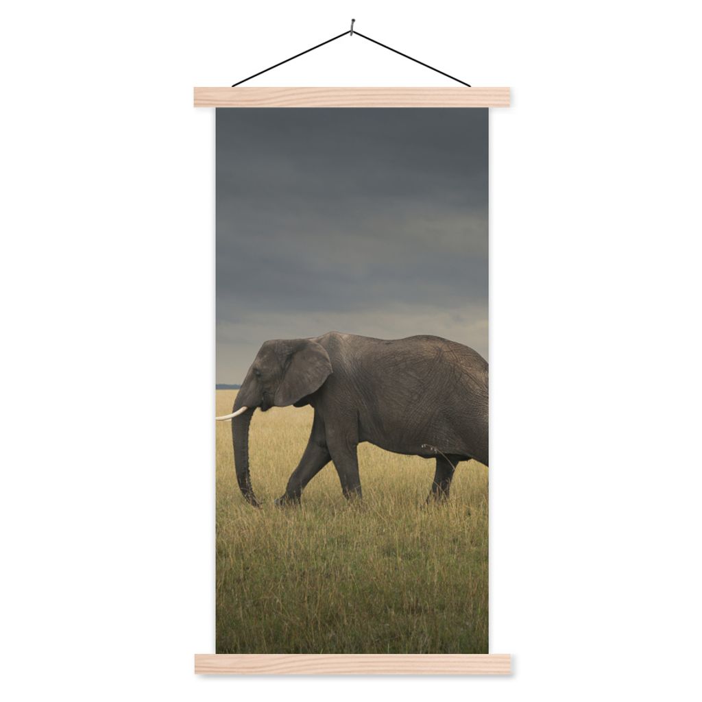 MuchoWow Textilposter Elefant - Savanne - Tiere - Natur 40x80 cm mit holzfarbenen Rahmen - Wohnzimmer