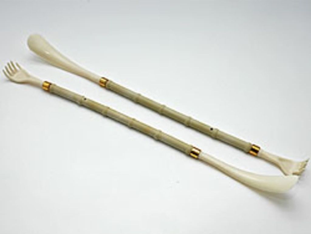 Schuhanzieher mit Rückenkratzer, 50 cm, Kunstoff Produktbild 