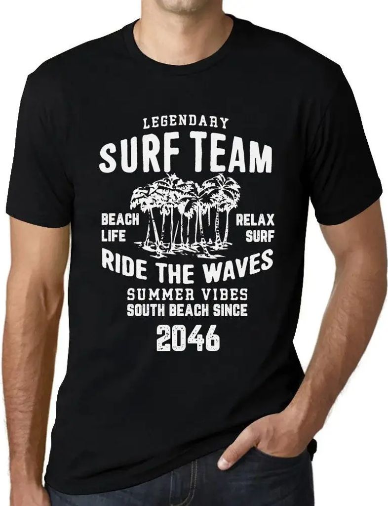 Herren Grafik T-Shirt Surf-Team Strandleben Reiten Sie die Wellen seit 2046 – Surf Team Beach Life Ride the Waves Since 2046 – Öko-Verantwortlich