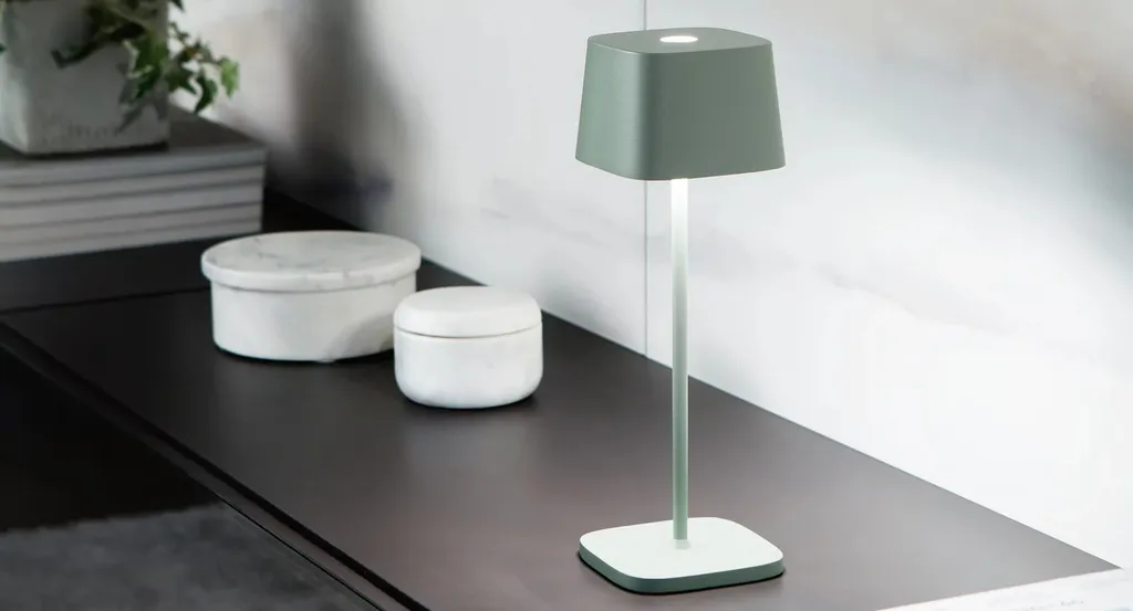 Ofelia Pro Zafferano Salvia: La Luce LED Ricaricabile per i Tuoi Momenti - 7