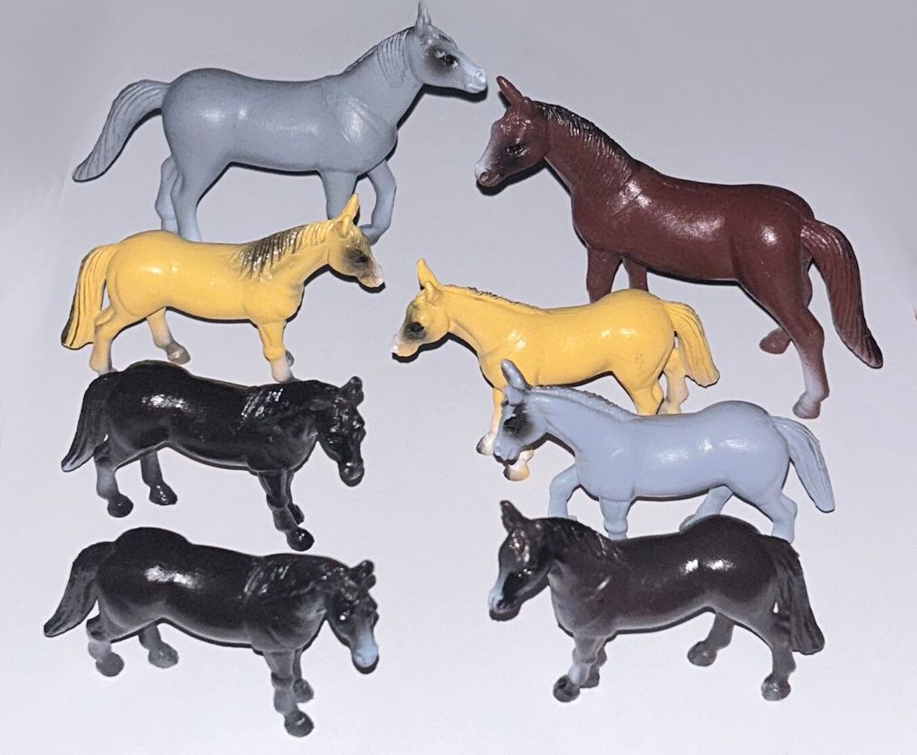 8 Pferde im Set ca. 8 cm Spielzeug Spielfiguren Bauernhof Figuren Gummitiere