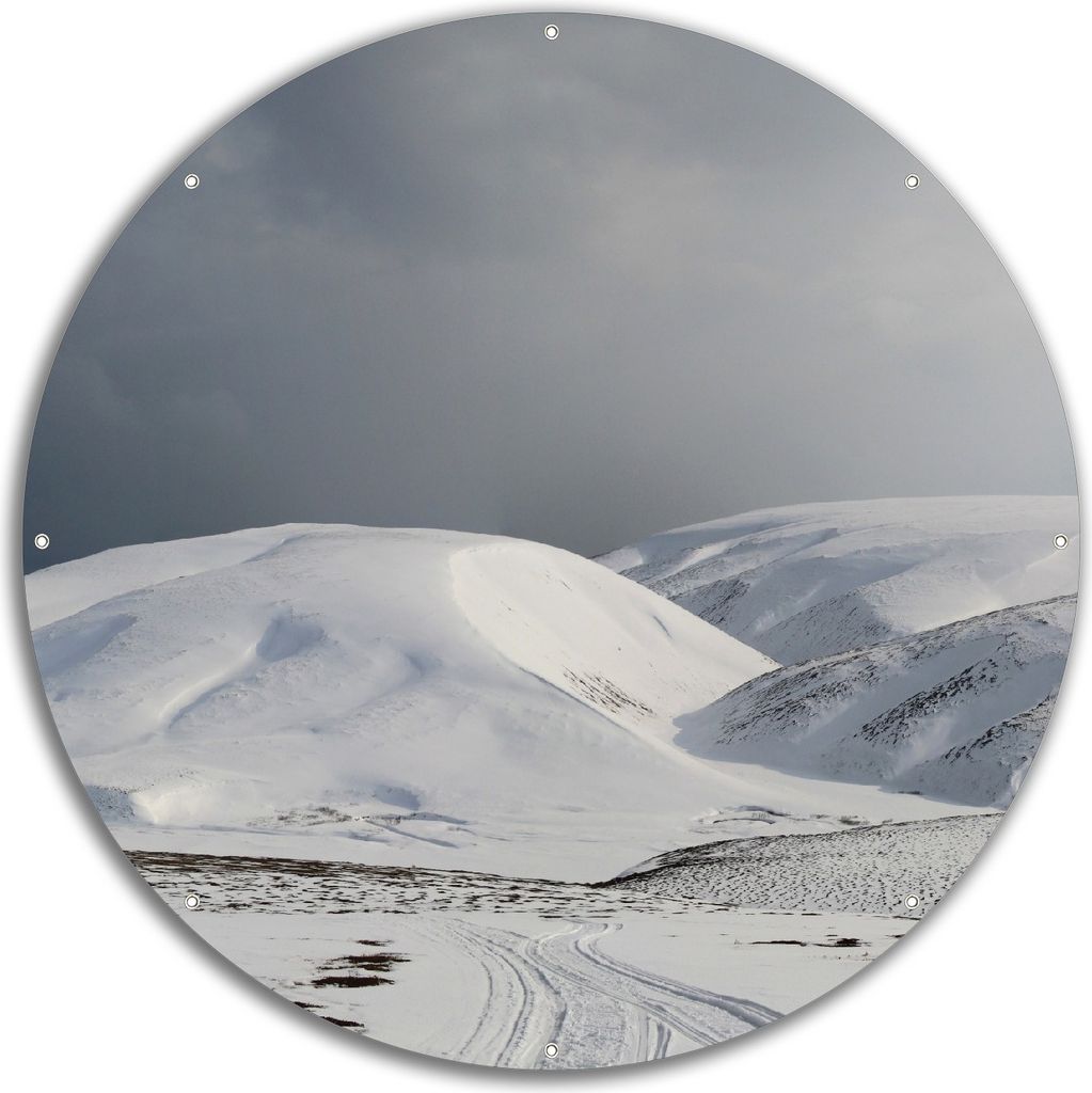 Wallario rundes Outdoor-Poster für Garten oder Balkon, Motiv Schneebedeckte Hügel am Meer, 60 cm Durchmesser