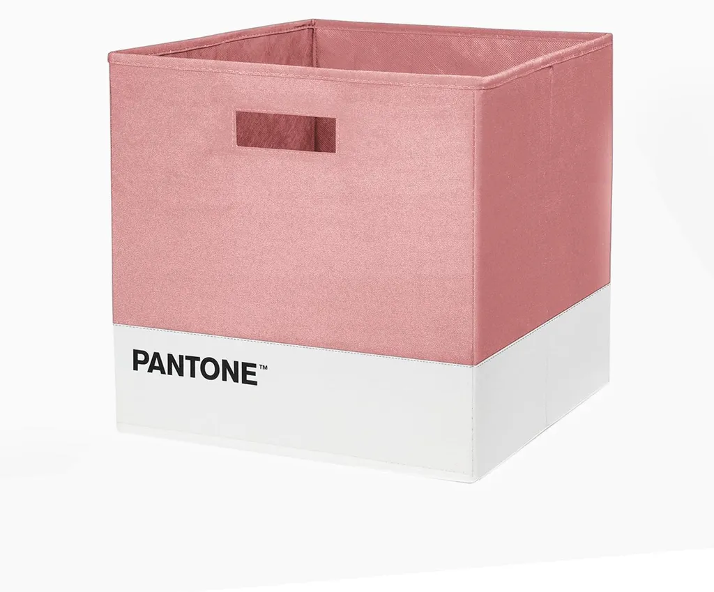 Organisateur de dressing rose pour trier les vêtements et accessoires