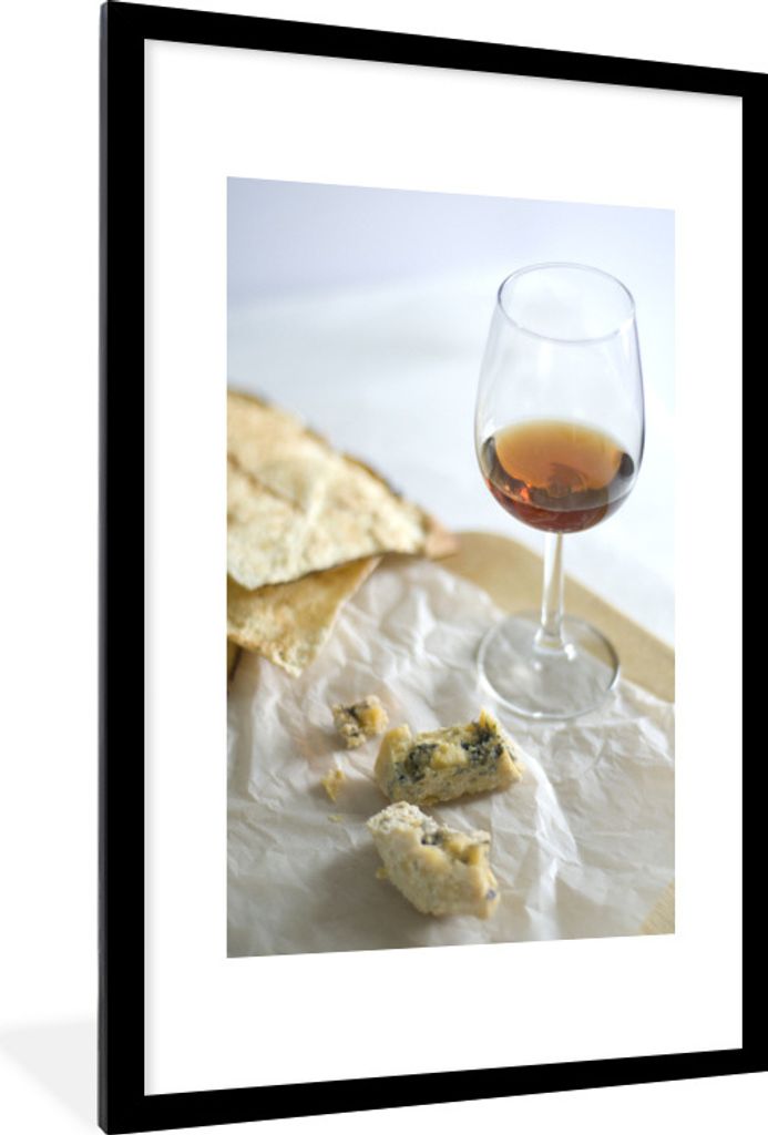MuchoWow® Gerahmtes Poster Ein köstliches Glas Portwein und Produktbild 