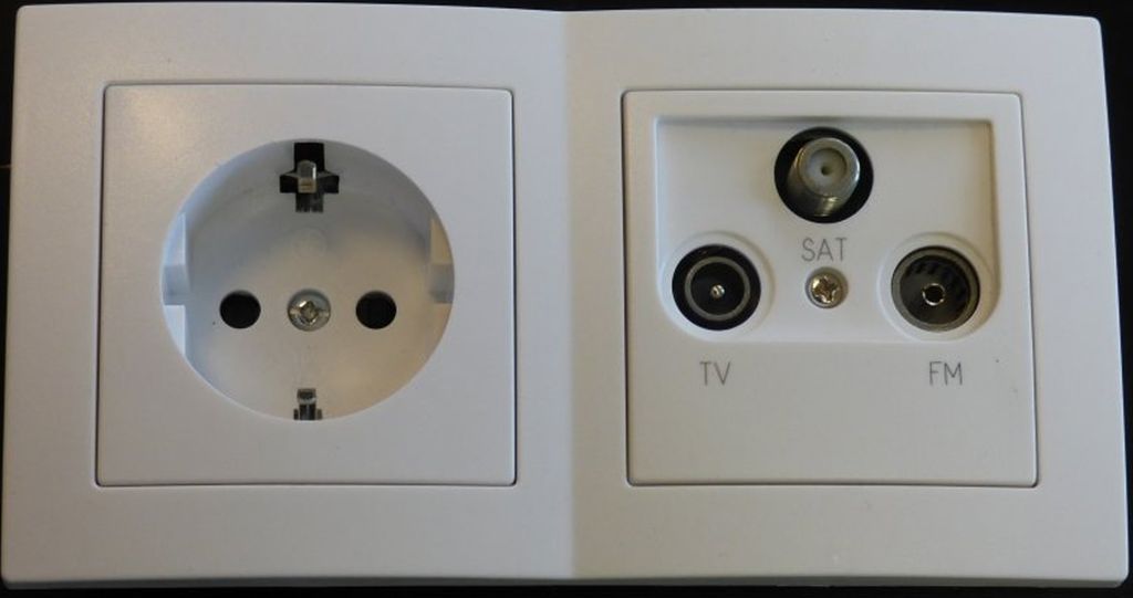 7628 Levina Kunststoff Kombi Steckdose + Antennendose