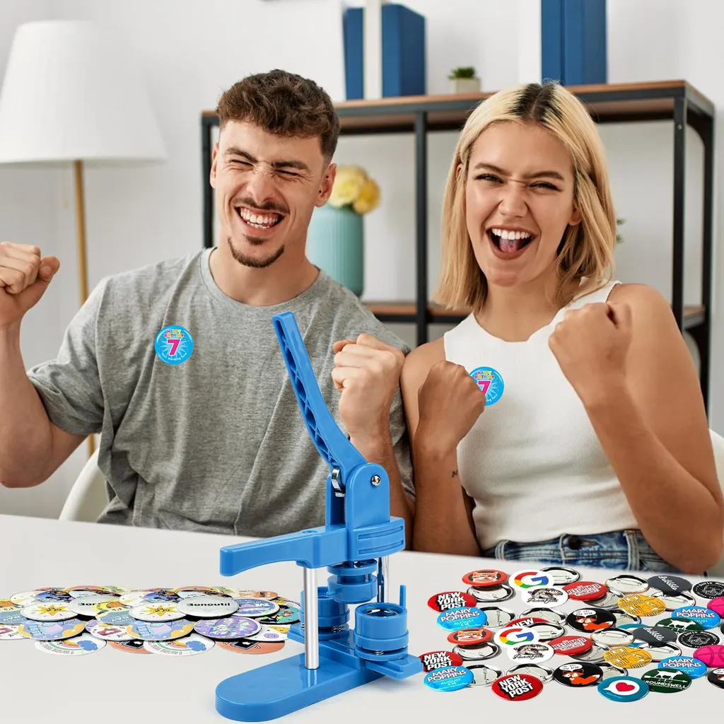 Machine à badges avec 3 moules interchangeables et kit de 300 composants - 10